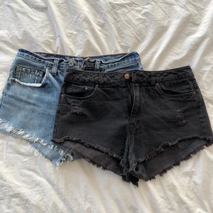 Levi’s Daisy Duke Jean Cutoff Shorts - S/M